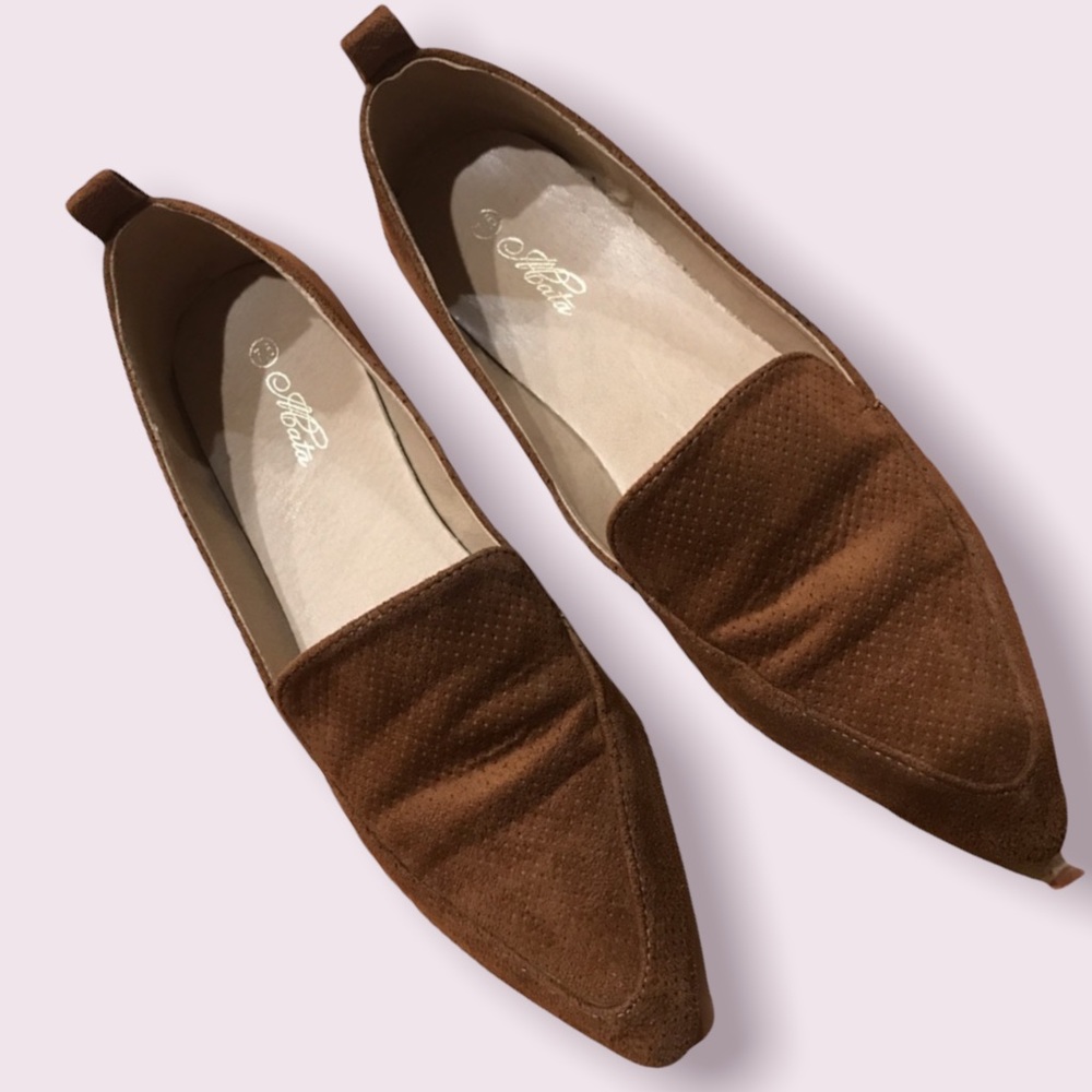 Mata brand• Tan Loafer • EUC